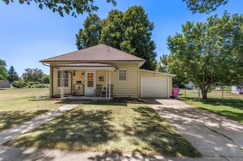 412 S Madison St, Brainard, NE, 68626-3527 | Card Image