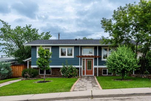 112 Selkirk Drive Sw, Calgary, AB, T2M0M4 | Card Image