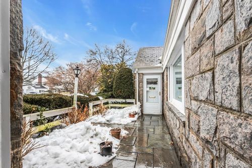 409 Titus Way, East Williston, NY, 11596-2540 | Card Image