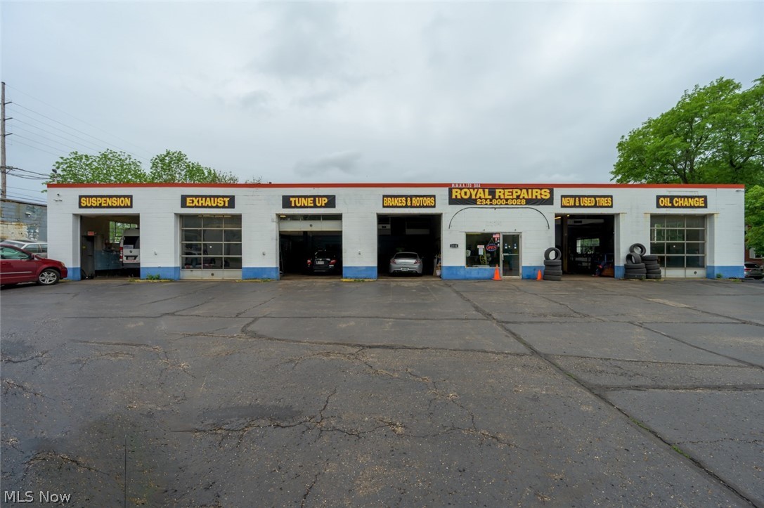2234 Newton St, Akron, OH 44305