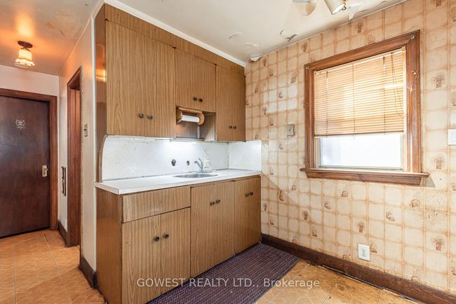 331 Lumsden Ave, House other with 3 bedrooms, 1 bathrooms and 1 parking in East York ON | Image 7