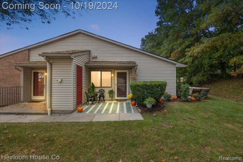 100-423 Water Tower Circle, Brighton, MI, 48116 | Card Image