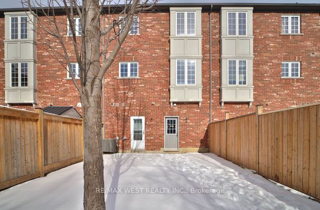 11 - 15 Old Colony Rd, House attached with 4 bedrooms, 4 bathrooms and 1 parking in Richmond Hill ON | Image 32