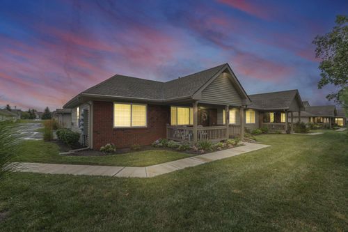 8403 Taylor Chase Dr, Reynoldsburg, OH, 43068-6198 | Card Image