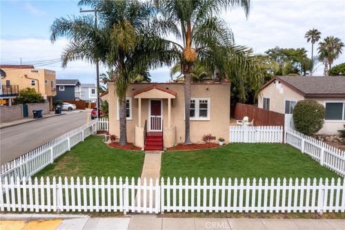 117 Prospect Ave, Hermosa Beach, CA, 90254-4931 | Card Image