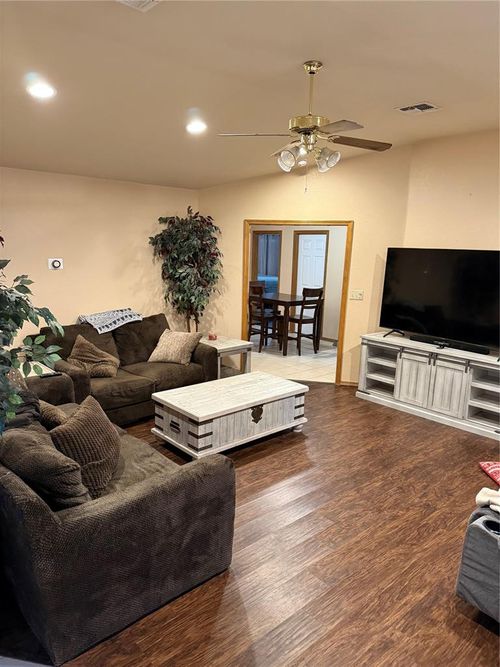 2812 N Towne Dr, Altus, OK, 73521-9566 | Card Image