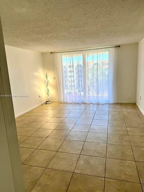 416-6980 Nw 186th St, Hialeah, FL, 33015 | Card Image