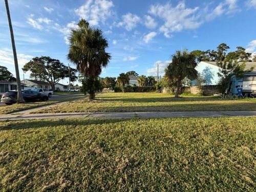 247 81st Ave N, ST PETERSBURG, FL, 33702-4439 | Card Image