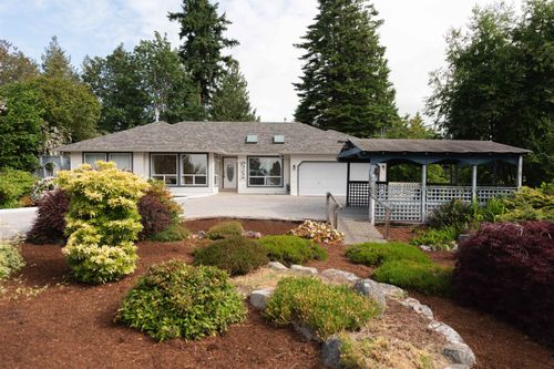 7812 Redrooffs Rd, Halfmoon Bay, BC, V7Z1A4 | Card Image