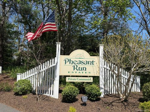 d15-1565 Calebs Way, Greenport, NY, 11944 | Card Image