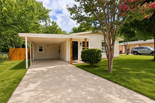 215 Loma Dr, Garland, TX, 75040-7945 | Card Image