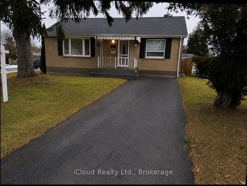 38 Kawartha Ave, Oshawa, ON, L1H3Y8 | Card Image