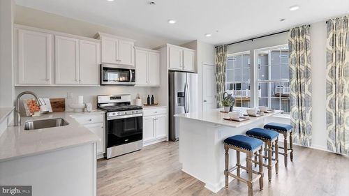 215 Winding Rd, FORKS TOWNSHIP, PA, 18040 | Card Image
