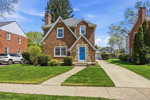 145 S Highland St, Dearborn, MI, 48124-1443 | Card Image