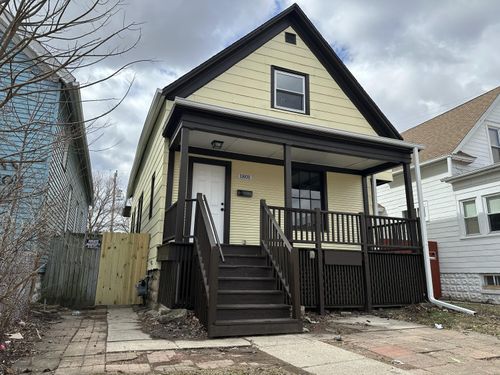 1801 S 77th St, WEST ALLIS, WI, 53214-4640 | Card Image