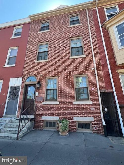 912 Winter St, Philadelphia, PA, 19107-1818 | Card Image