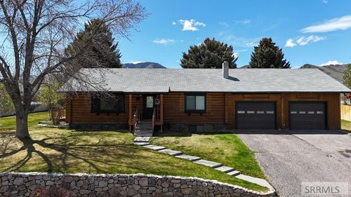 223 W Summit Cir, Challis, ID, 83226-4980 | Card Image