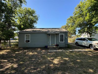 View of front of property featuring a front lawn | Image 2