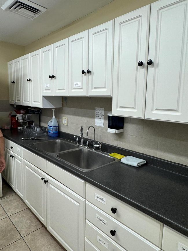 APT-113 - 721 Lori Dr, Condo with 1 bedrooms, 2 bathrooms and null parking in Palm Springs FL | Image 36