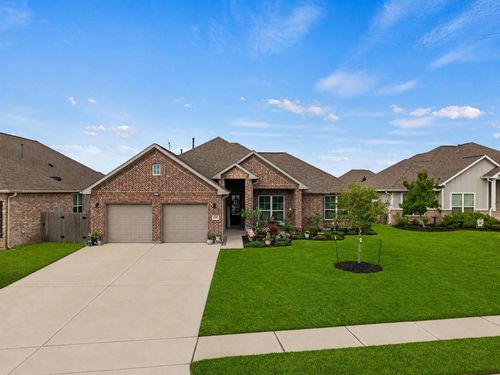 426 Hunters Crossing Dr, Sealy, TX, 77474-2453 | Card Image