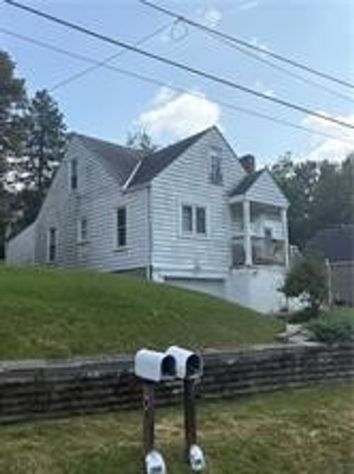 225 Maple Dr, Monroeville, PA, 15146-4598 | Card Image