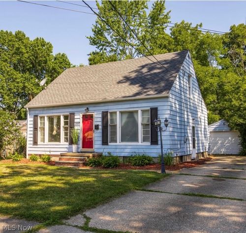 1597 Bond St, Akron, OH, 44313-6434 | Card Image