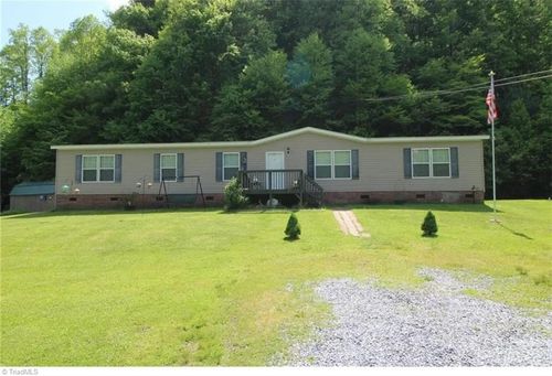 6189 Waterfalls Road, Lenoir, NC, 28645 | Card Image