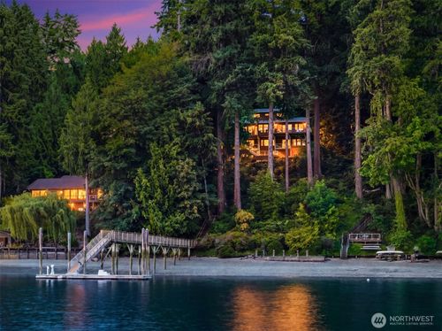 11515 Blue Heron Ln Ne, Bainbridge Island, WA, 98110-1293 | Card Image