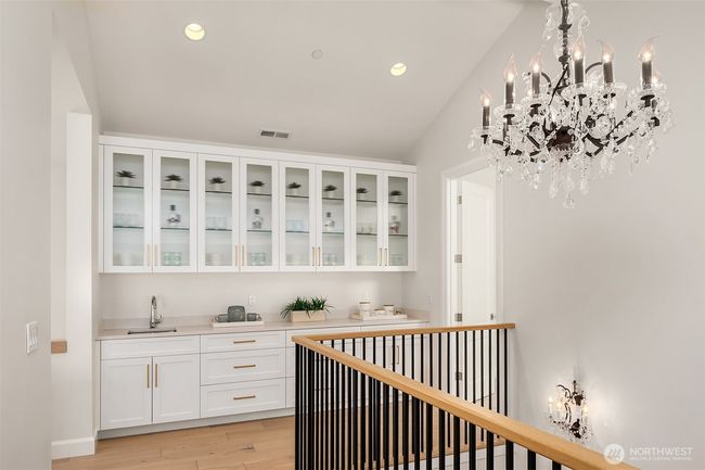 8620 N Mercer Way, House other with 5 bedrooms, 5 bathrooms and 3 parking in Mercer Island WA | Image 17