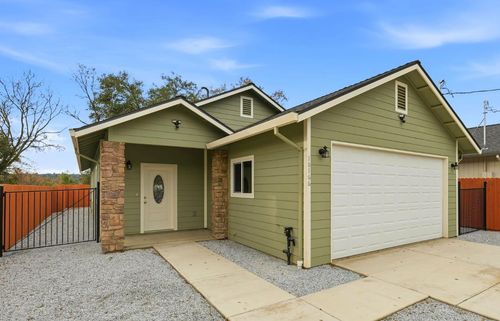 18166 7th Ave, Jamestown, CA, 95327-9664 | Card Image