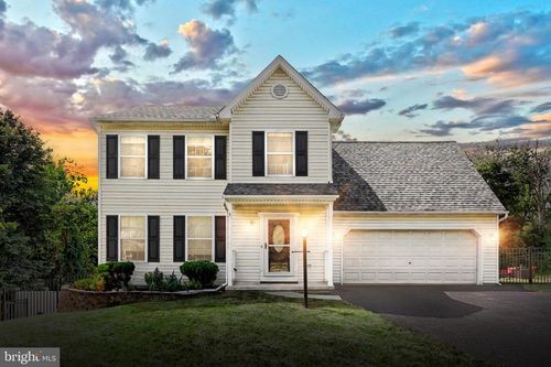 20 Burberry Ln, MOUNT WOLF, PA, 17347-9590 | Card Image