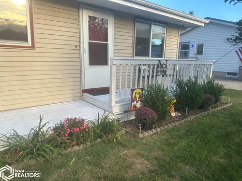 418 S 11th St, Albia, IA, 52531-2424 | Card Image