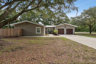 27333 Georgia Street, Home with 3 bedrooms, 3 bathrooms and null parking in Hilliard FL | Image 3