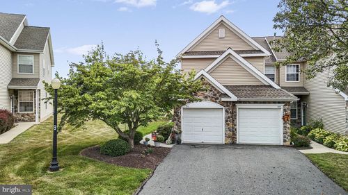 600 Country Ln, MORGANTOWN, PA, 19543-8815 | Card Image