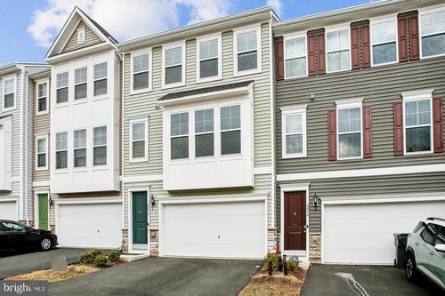 4016 Shire Meadow Ln, TRIANGLE, VA, 22172-1132 | Card Image