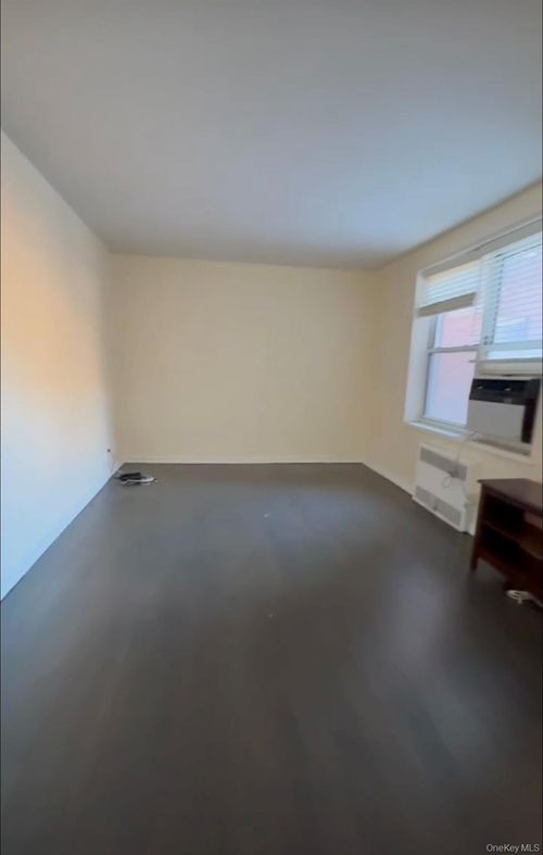 2f-2710 Parsons Blvd, Flushing, NY, 11354-1311 | Card Image