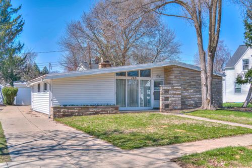 740 Briarcliff Rd, Jackson, MI, 49203-3908 | Card Image