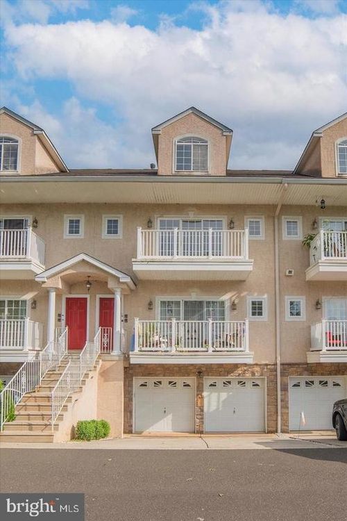 unit-18-290 Byberry Rd, PHILADELPHIA, PA, 19116-4029 | Card Image