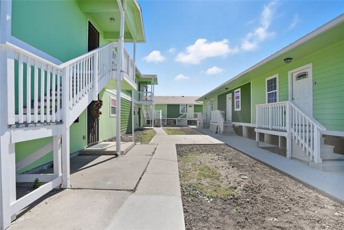 9-868 Gonzales St, Robstown, TX, 78380-2510 | Card Image