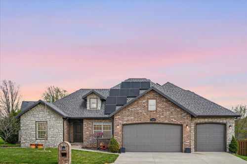 634 N Rockingham Ave, Nixa, MO, 65714-8711 | Card Image