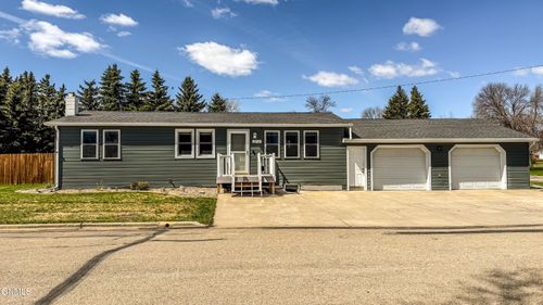 212 1st Street N, Wilton, ND, 58579 | Card Image