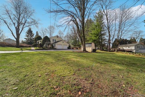 551 Westfield Dr, Valley Cottage, NY, 10989-1321 | Card Image