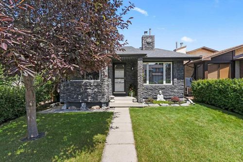 40 Beacham Rise Nw, Calgary, AB, T3K1S2 | Card Image