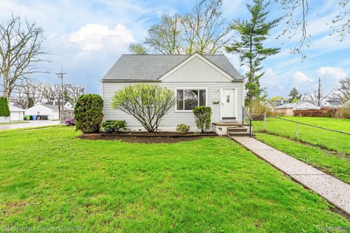 26605 Rialto St, Madison Heights, MI, 48071-3738 | Card Image