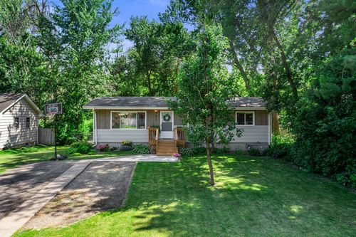 832 10th Ave Se, Forest Lake, MN, 55025-1909 | Card Image
