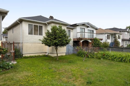 855 Nanaimo St, Vancouver, BC, V5L4S8 | Card Image