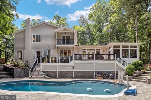 328 Canterwood Ln, Great Falls, VA, 22066-1126 | Card Image