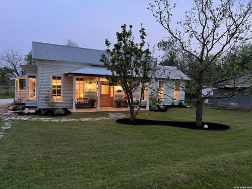 520 Live Oak St, Blanco, TX, 78606-4905 | Card Image