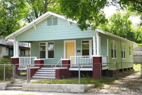 1221 E Osborne Ave, TAMPA, FL, 33603-4233 | Card Image