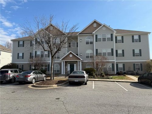 6112 Hedgecock Cir, High Point, NC, 27265-4102 | Card Image